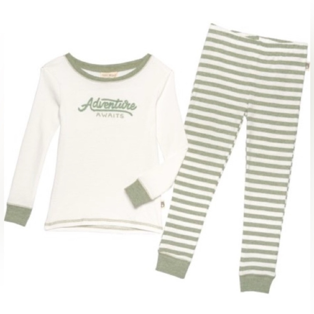 NWOT Rabbit + Bear Adventure Awaits Kids Pajama Set Sz 4T